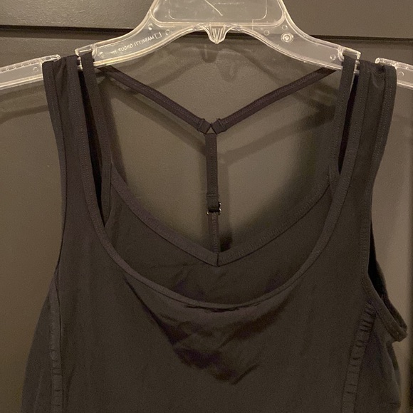 Black Nike layered sports bra - Picture 2 of 4